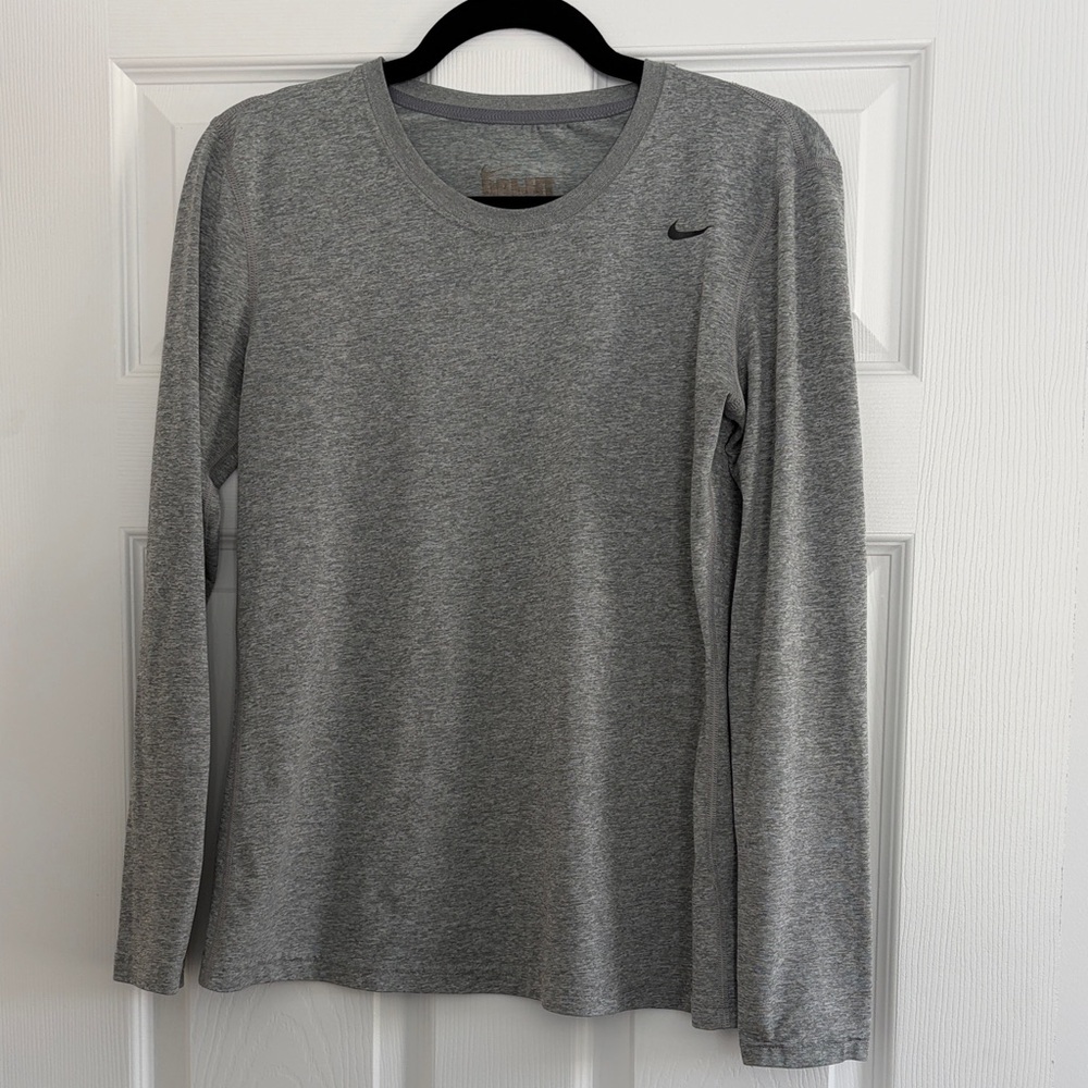 Nike Heather Gray Long Sleeve Tee
